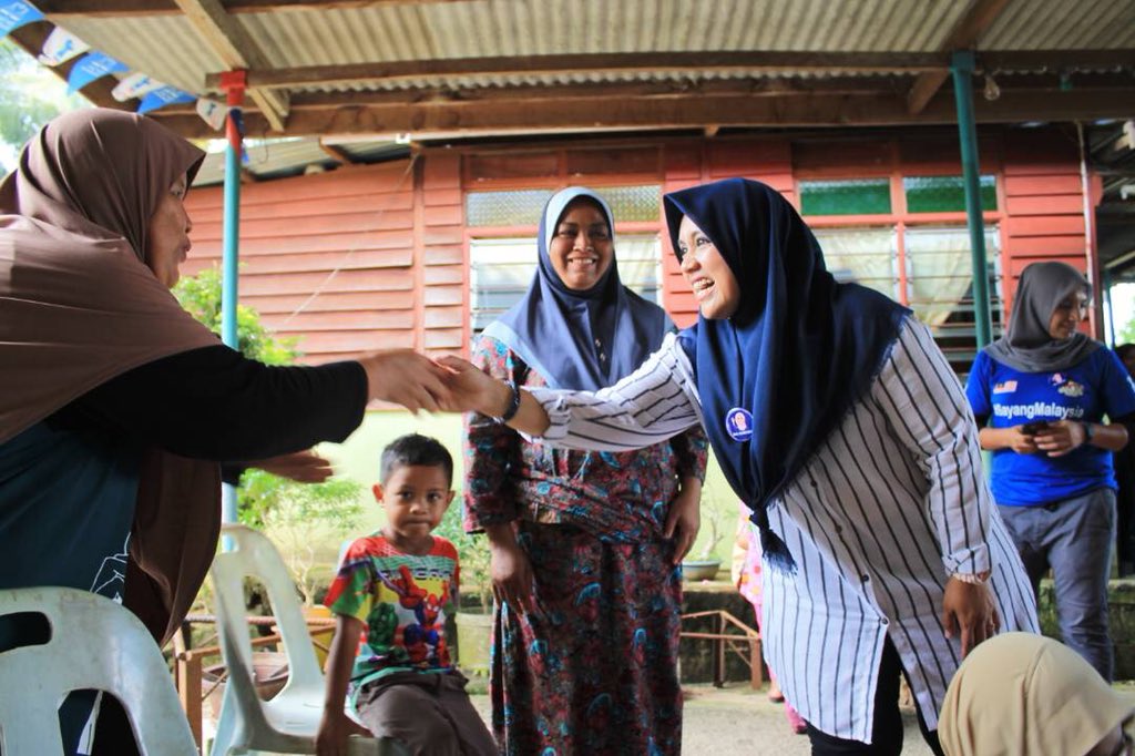 EmyComms tweet media