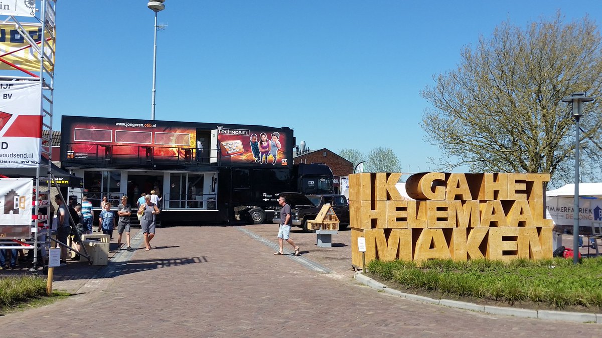 rcvanmaren's tweet photo. Kom vandaag ook eens langs op het #technoplein bij de #friesesleepbootdagen in #woudsend. Grote drukte verwacht vandaag. Wij hebben er zin in! https://t.co/ZBNjoZFLHv