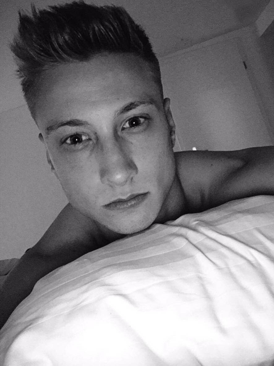 Dominik_Bern's tweet photo. I feel like vomited. Shit birch pollen allergy😩😤😩😤 https://t.co/0xS4ZYlM4k
