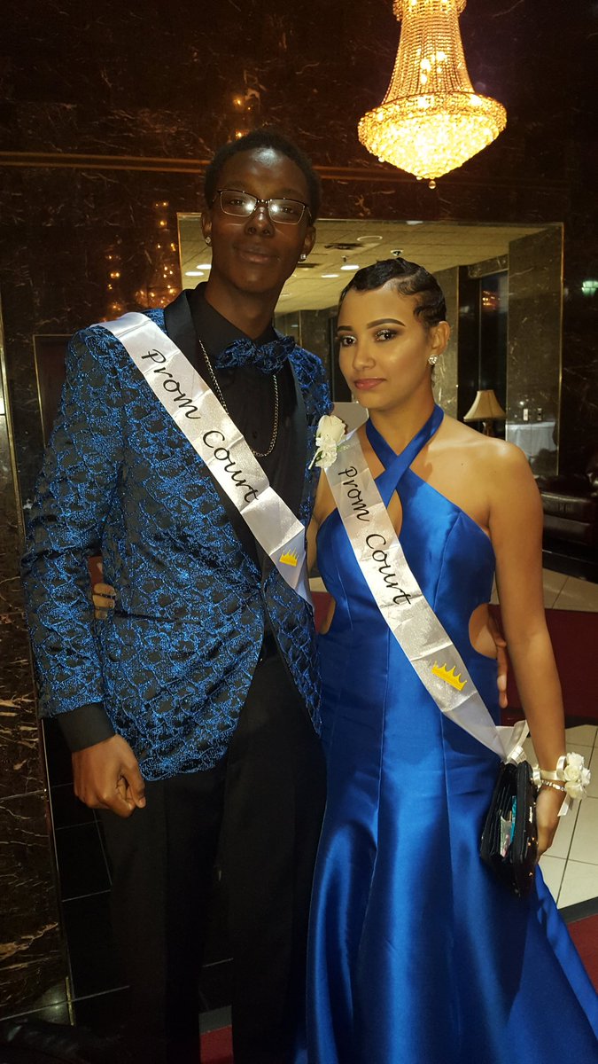 StCharles_sga's tweet photo. @StCharlesHS does #Prom2k18 right! https://t.co/wLhfQ55ECK