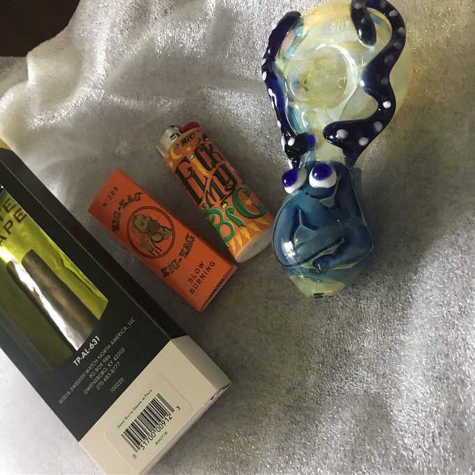 1k #GIVEAWAY ‼️ Click the link below to enter to win these goodies 🔥 👇🏼 https://t.co/bA9P39edzw https://t<a href="/tag/giveaway"class="tags">#GIVEAWAY</a>