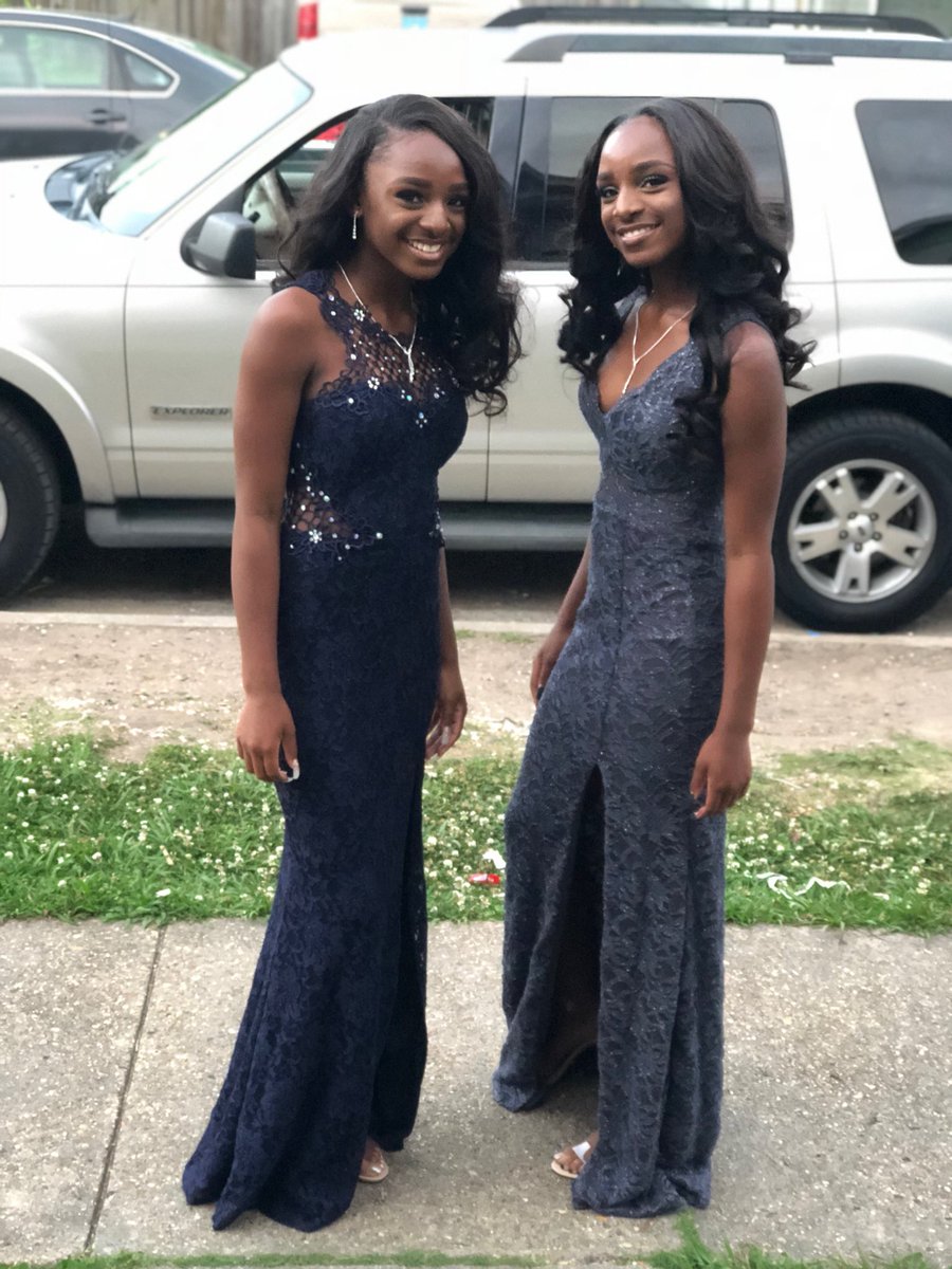 ashanta3's tweet image. Twins 👯‍♀️ #8thgradeprom #KCCA #Woodson ❤️❤️