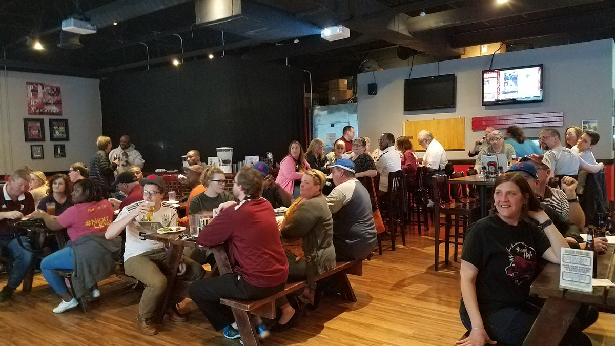 EAColeman09's tweet photo. LATE POST ~ PHS Trivia Night - Staff bonding, collaborating, and competing!!! Great Time with Greater People!!! Thank you team for organizing this event!!! #ThePrideOfTheCity 🦁🦁 #AboveTheLine #PHSFamily❤❤ https://t.co/IU9vv8VEsl