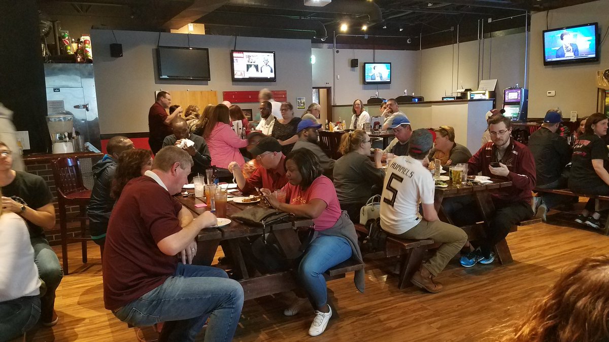 EAColeman09's tweet photo. LATE POST ~ PHS Trivia Night - Staff bonding, collaborating, and competing!!! Great Time with Greater People!!! Thank you team for organizing this event!!! #ThePrideOfTheCity 🦁🦁 #AboveTheLine #PHSFamily❤❤ https://t.co/IU9vv8VEsl
