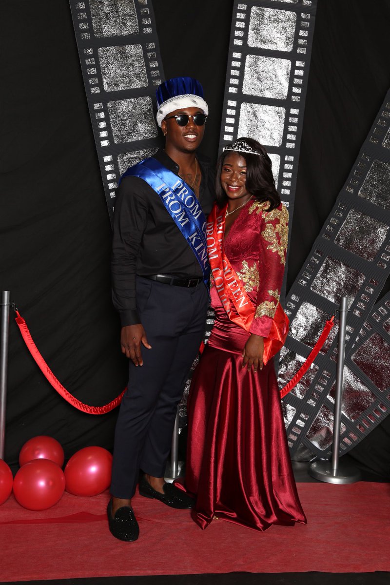EMHSPatriots's tweet photo. Prom King and Queen 2018 https://t.co/iE9qLT3gj2