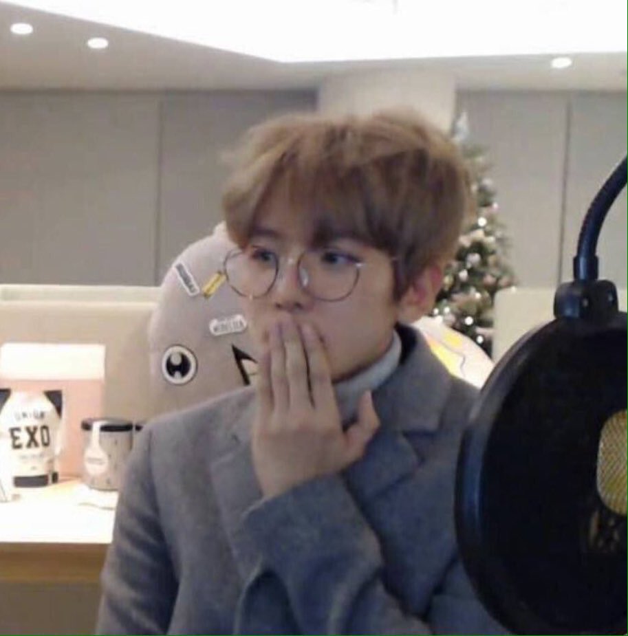 dianaxyeol's tweet photo. happy birthday bbh #HappyBaekhyunDay @weareoneEXO https://t.co/8gve0zjIvD