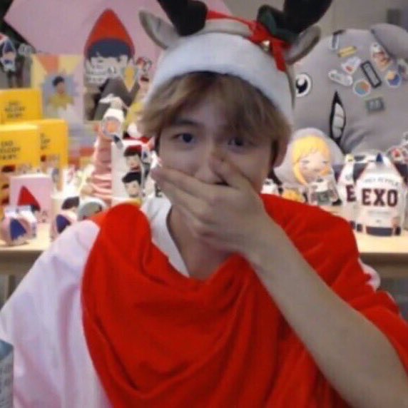 dianaxyeol's tweet photo. happy birthday bbh #HappyBaekhyunDay @weareoneEXO https://t.co/8gve0zjIvD