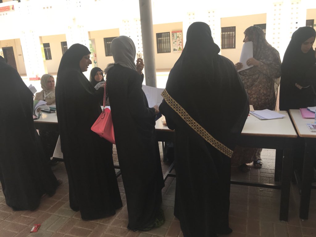 SumraSchool's tweet photo. كما وتم في الملتقى  توزيع التقارير الوصفيه ومناقشه أولياء الامور حول مستويات ابنائهم https://t.co/yFkZXQlGRn