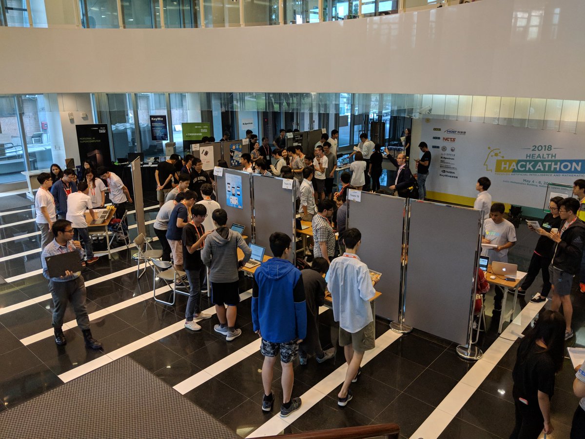 anthonycosta's tweet photo. And the pitches have begun! #NCTSHealthHackathon @ekoermann @drdangayach @holly_mkey @MountSinaiNeuro https://t.co/sevQL8Jtxh