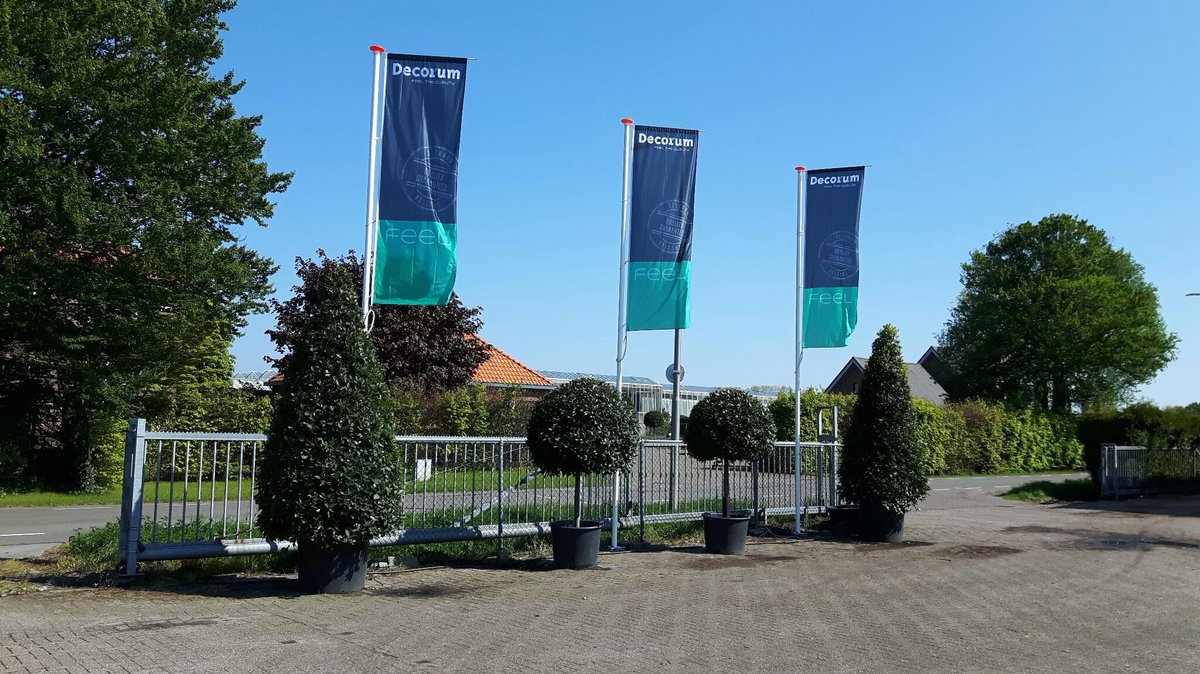 Nieuwe vlaggen
<a href="/GovaLaurieren/">Gova Laurierkwekerij</a>  <a href="/Decorumcompany/">Decorum Company</a>