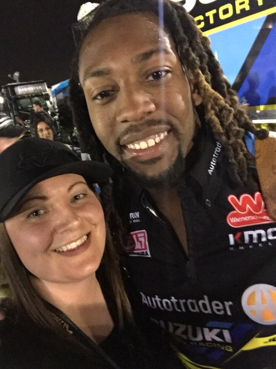 Down2Ride's tweet photo. @Predator_34 Thanks for the selfie! #Vegas #Supercross #MS27 https://t.co/I57wqWjg2N