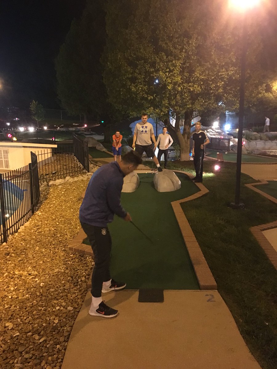 HHS_ProjectProm's tweet photo. Project Prom - fun all around! #ProjectProm2018 https://t.co/s1HjbngKzg