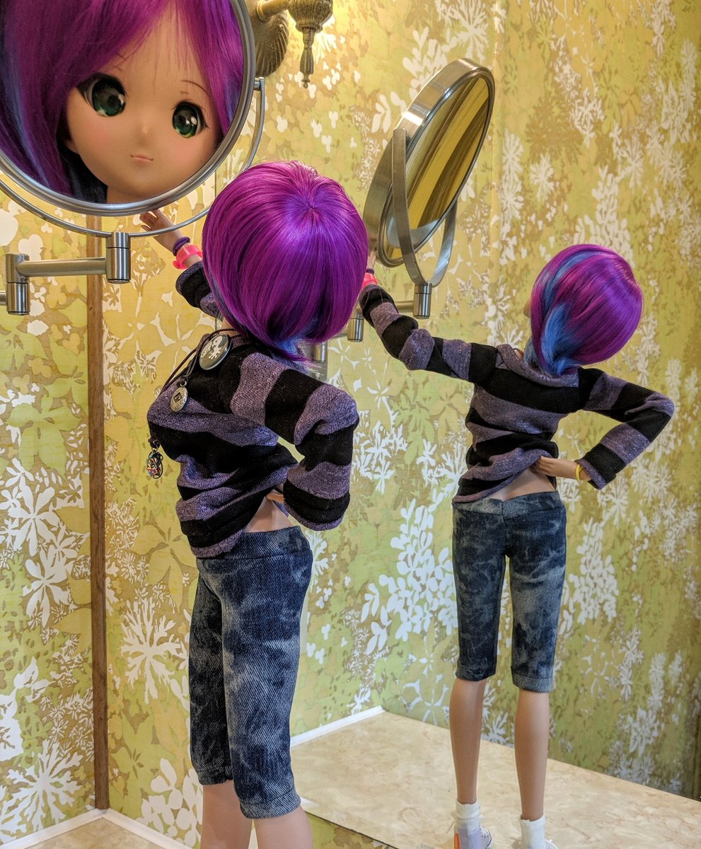 rc2agog's tweet photo. Thanks for the awesome new capri pants, Tobi @DapperDragonThreads! Kitsu, don't use That mirror to see what they do for your butt! π
#KitsuNeiro #SmartDoll #BJD #CapriPants #MagnifyingMirror #mirrors #dollmination https://t.co/pDgWX42MOK