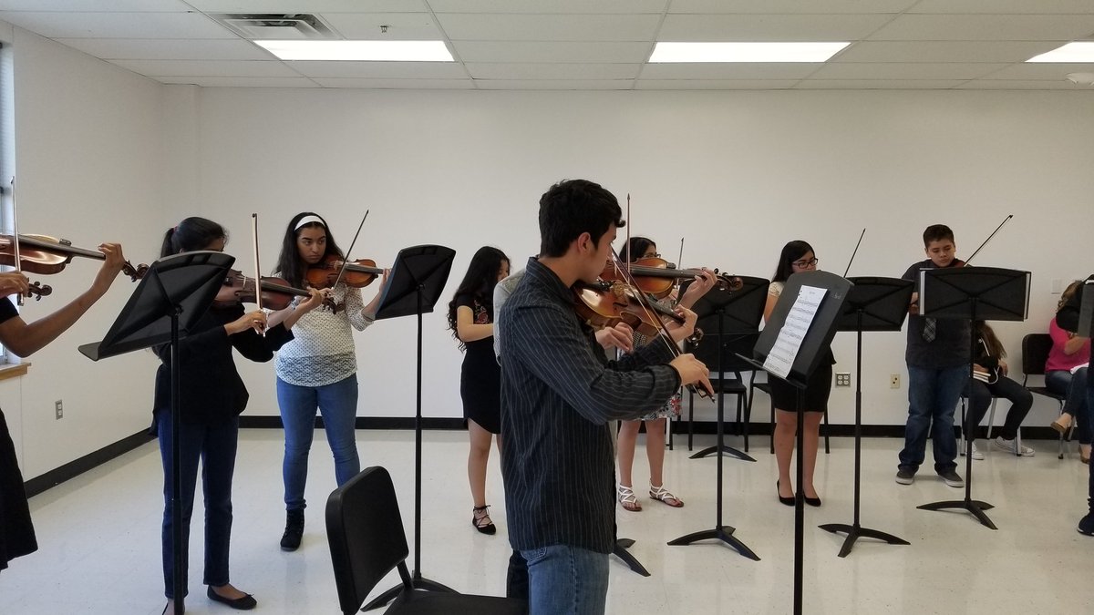 ManorOrchestra's tweet photo. @ManorOrchestra #TitanUp @Manor_FA #ManorISD #manorhs #deckerms https://t.co/cAVB4D1nxN