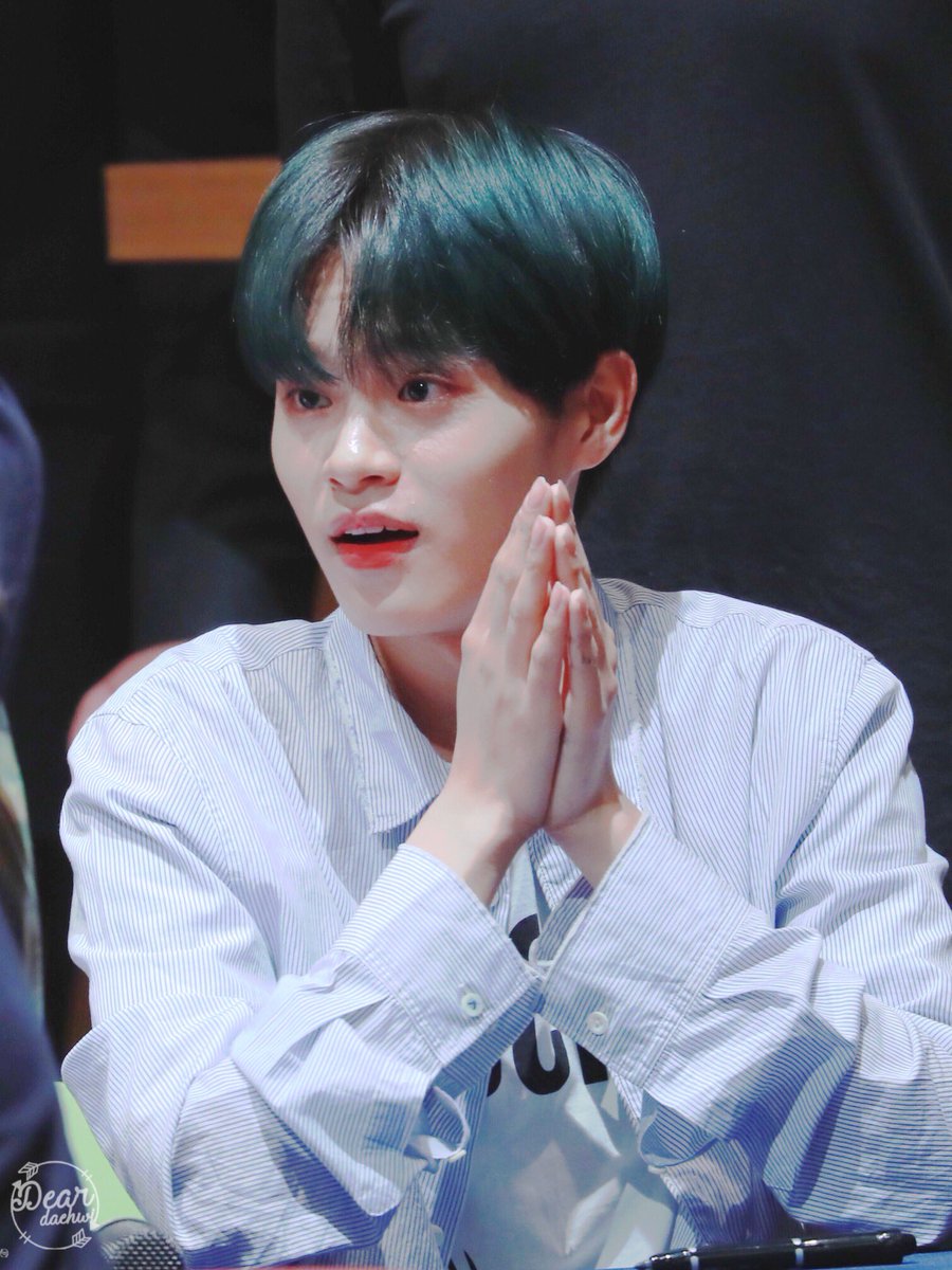 Dear_Daehwi's tweet photo. 180421 대교팬싸

초록머리 요정이 나타난날🌱
#이대휘 #대휘 #워너원 #LEEDAEHWI #WANNAONE https://t.co/8BBHTPpiV7