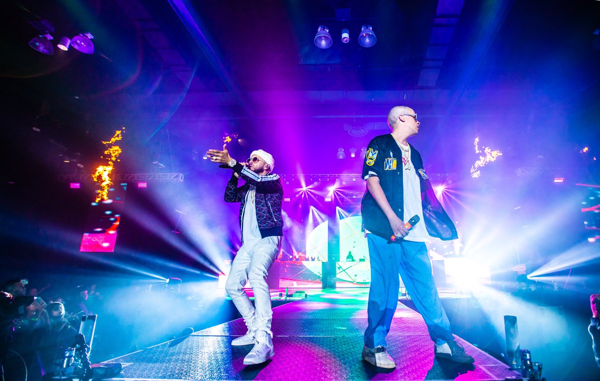 yandeloficial's tweet photo. Felicidades hermano que sigan los éxitos! Gracias por la invitación. Muchas Bendiciones! #PUERTORICO TE AMA #TrapKingz
#Explicale @badbunnyPR #Update #Yandel #BadBunny https://t.co/5KQV5Uii4V
