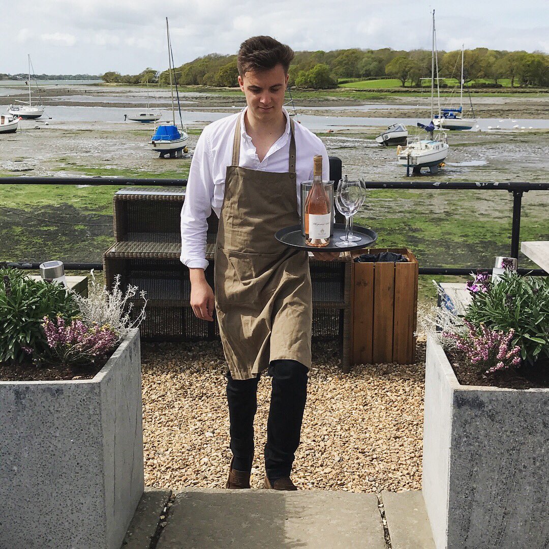 Crown & Anchor tweet media