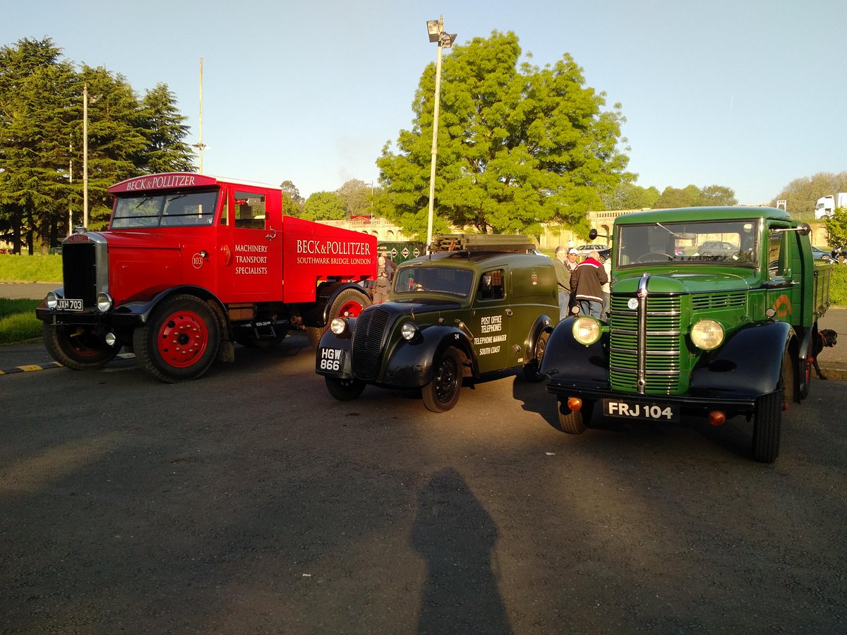 KarenJCarden's tweet image. In Crystal Palace Park for the start of the #HCVS London to Brighton run.