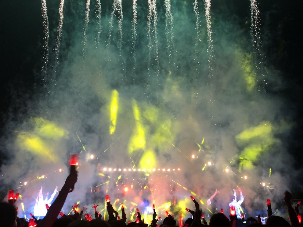 with_UY_'s tweet photo. 사랑해 my Cassiopeia &amp; Bigeast https://t.co/HlwkXYUule