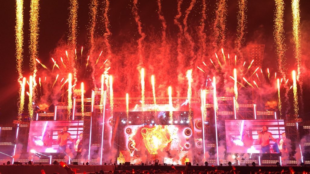with_UY_'s tweet photo. 사랑해 my Cassiopeia &amp; Bigeast https://t.co/HlwkXYUule