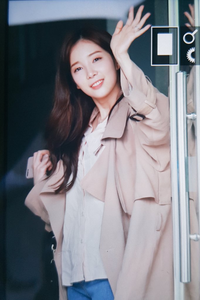 chekylove_'s tweet photo. 180506 심플리케이팝 출근길 #채경 프리뷰

#윤채경 #CHAEKYUNG 

#에이프릴 #APRIL 

@4wallE @APRIL_DSPmedia https://t.co/14M2MQuL2D
