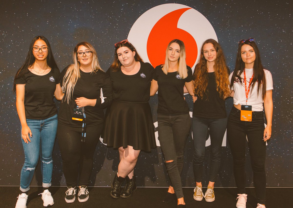 juliakiran's tweet photo. Always nice to meet upcoming talents! These ladies just entered the finals of #ESLWSO @Controle_Sports
@VodafoneGaming #PlayFaster #ad https://t.co/25ZxFboD0u