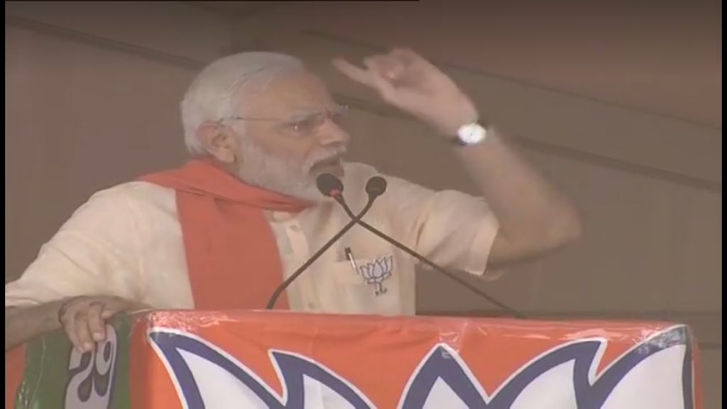 Basavaraj_a_k's tweet photo. @narendramodi’s  simplicity was once again seen by his watch. I like it

In Chitradurga https://t.co/nYi4YgCNim