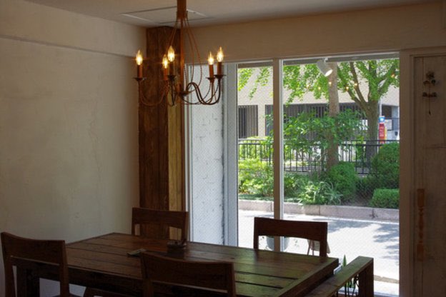 Space_Creative_'s tweet photo. cafe  oticotiで5月7日から多目的スペースがオープンします！

場所は福岡県福岡市中央区白金1-16-15
​クラレマンション白金　１F

20分100円で利用できます！

◯勉強やパソコン作業、長居もOK
◯Wi-Fiや電源もあります！
◯食べ物持ち込みOK

薬院駅から徒歩3分。

#薬院 #cafe #cafeoticoti https://t.co/R7HaRd2IYw