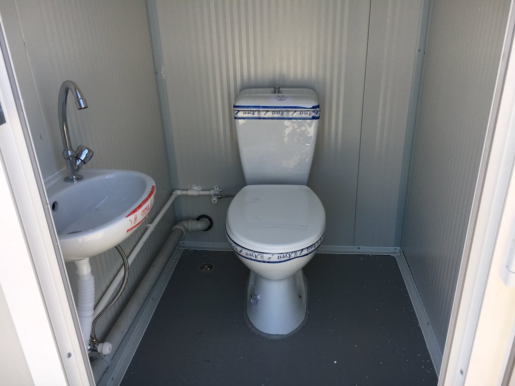 adacontainer's tweet photo. Unused toilet cabins will be sold at Euro auctions LEEDS - 23rd, 24th, 25th May 2018 https://t.co/bB3el1en01