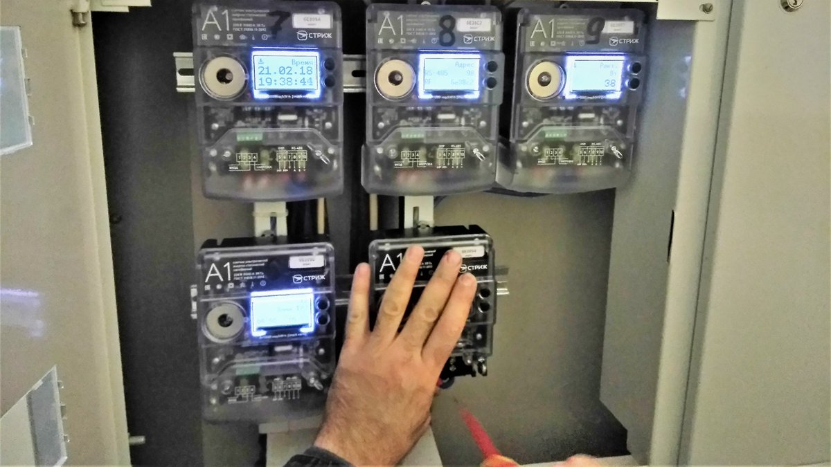 strijtech's tweet image. Справятся ли слесари с пусконаладкой «умных» счетчиков? Может им программиста нанять?!

Итог: водомер с радиомодулем «СТРИЖ» поставили за 10 минут, электросчетчик «А1» — за 5.

Программист не понадобился. Как и провода.

#СТРИЖ #lpwan #IoT #жкхменяется #обнинск #мособлстрой