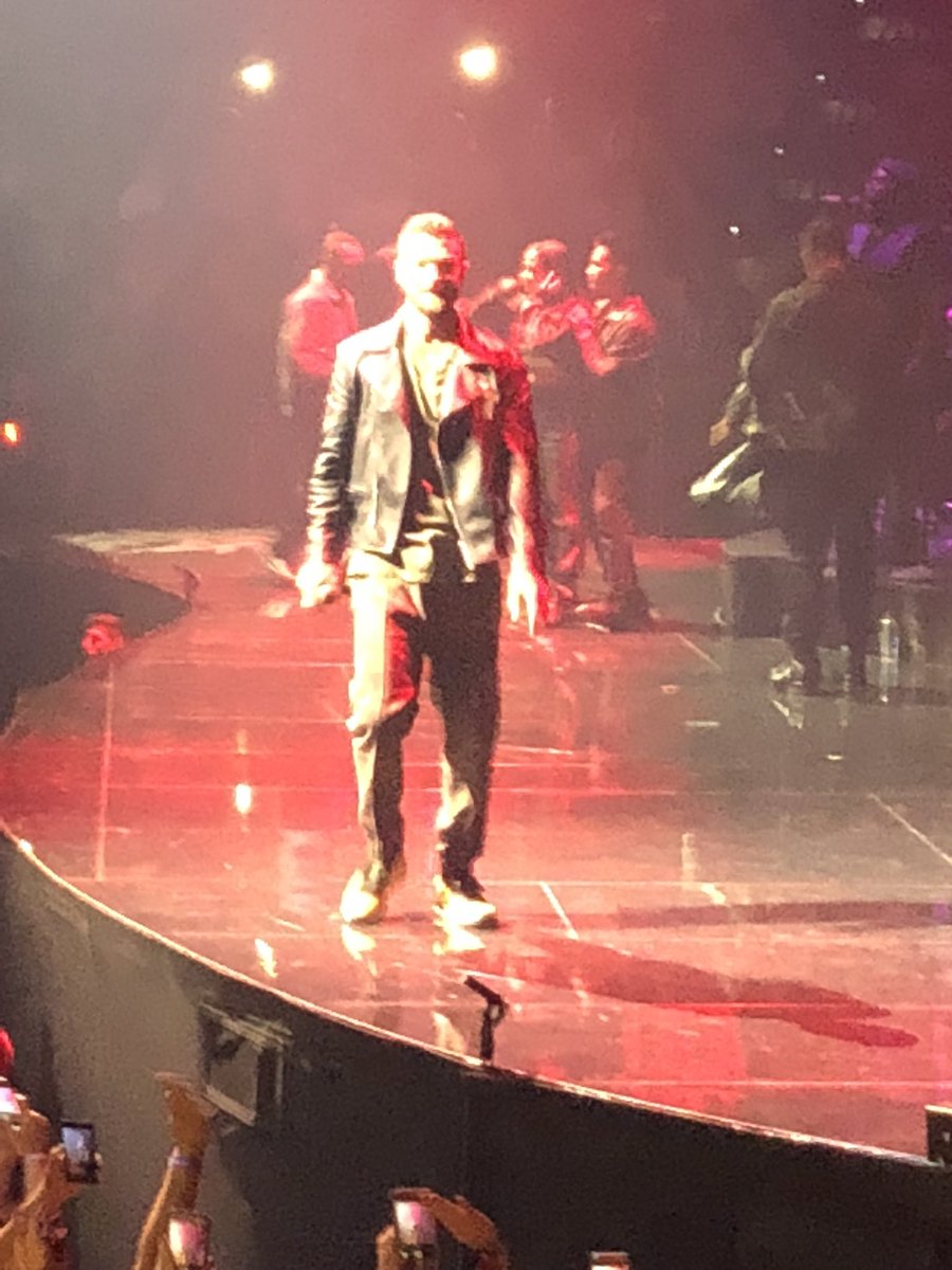 Krikelley's tweet photo. Good night!!! @jtimberlake https://t.co/EhxNoikc7R