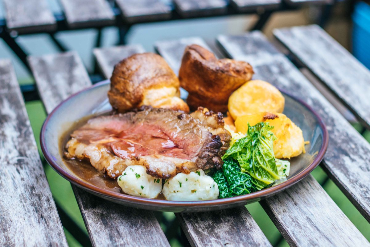 TheGreatChase1's tweet photo. What's a #Sunday without a roast dinner? Come on over, we're serving from 12 - 5pm. #TheGreatChase https://t.co/Rqa9bed7TP