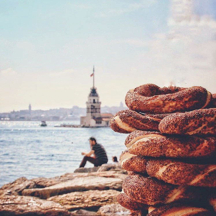 goSwaype's tweet photo. Take a seat, grab a Simit (traditional Turkish bread 🍞), and watch the afternoon flow by - what better way to enjoy a Sunday?
Photo via @istanbul_hdr #IstanbulWeek #Simit #LoveIstanbul #VisitIstanbul https://t.co/euIUAVBpoN