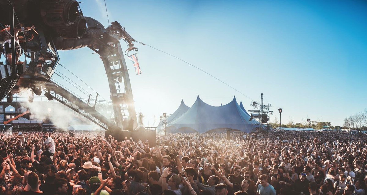 A_rcadia's tweet photo. What an epic Saturday - massive thanks, love and respect to everyone who was there... Sunday sunshine - here we go...

Final tickets on the door

https://t.co/rkDhcBoMVm https://t.co/izYeyhLhHk