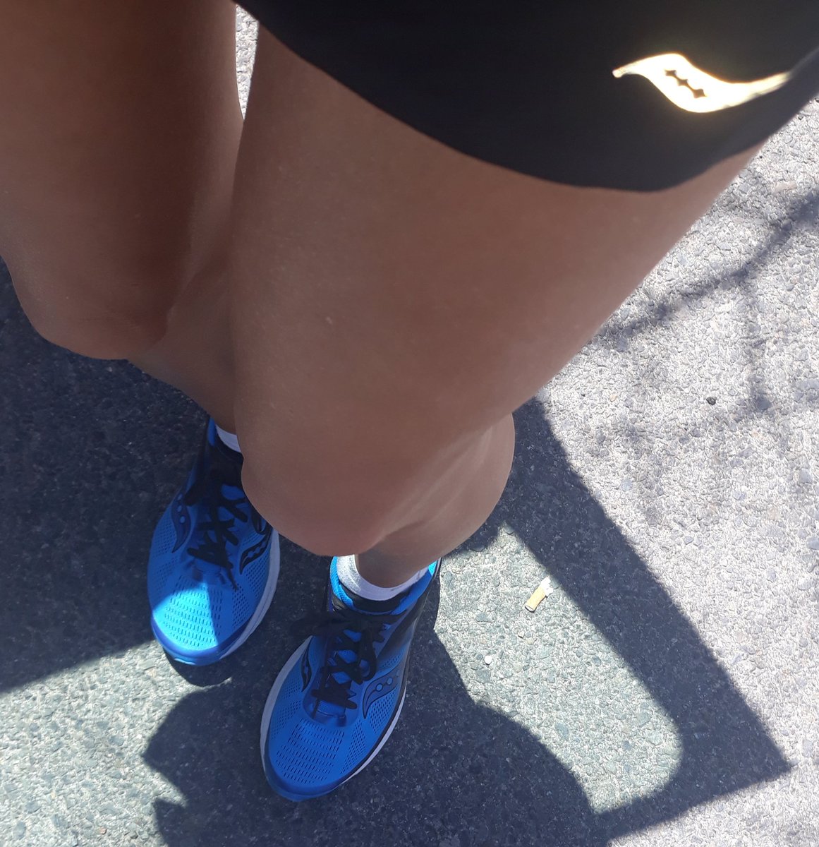 JackieMartin74's tweet photo. @SauconySpain Gracias @SauconySpain por mi parte antes de la comida familiar, ya hice mis 18k de rodaje, los kms que no falten #RunYourWorld #Breakthru4 #lasmadrestambiencorremos #ymucho😂😂 #felicidadesatodaslasmadres https://t.co/N2cYYmJueo