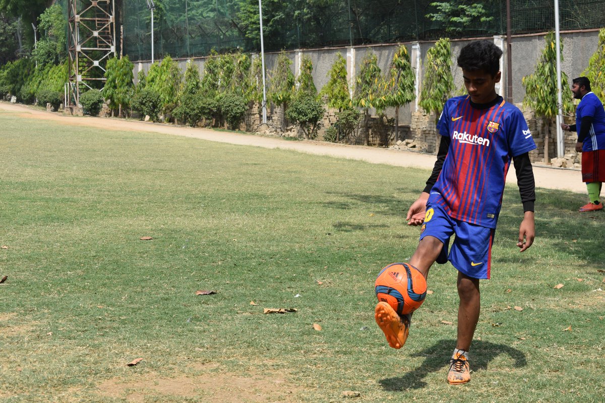 ZidocFc's tweet photo. zidoc fc have a messi (amaan khan )
best midfielder
#footballfamily #Trending_Poll #Trending #footballsun984 #FootballMatters #FifaWorldCup2018 #IPL2018 #SoccerFUN #soccer #SoccerMatters https://t.co/IB6kOdKRhB