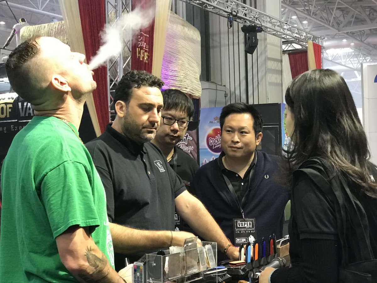 feelmtech's tweet photo. One moment Vaper was enjoying the Feelm Technology — The latest Atomizing Technology for Pod System. Feelm — For Next Pod #VaperExpoUk #PodSystem #PodPen #PodVape #VaporAtomizing https://t.co/z0xhhJwRXV