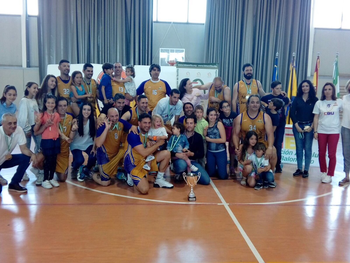 🏆#FFMAXI18 ⛹🏻
✔️<a href="/cb_umbrete/">CBUmbrete</a> Campeón de la Liga Maxibasket Temporada 17-18
🏀Enhorabuena 👏🏽👏🏽 y gracias a todos los equipos por esta Gran Final