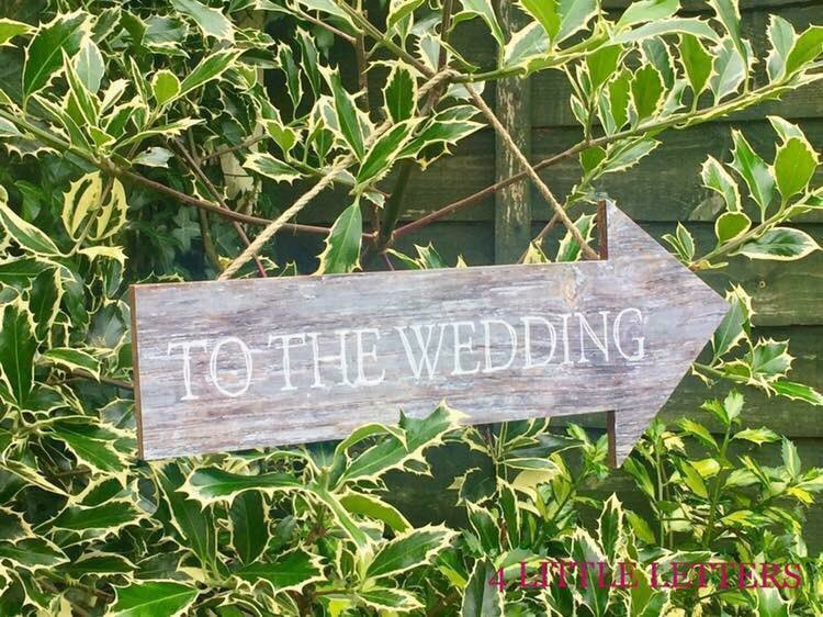 4littleletters's tweet photo. 🎉20% off today, 20%off today🎉

This To The Wedding arrow sign is great way to add a little bit of shabby chic to your wedding day
Measures 40x36cm
Normally £2.50 but it’s only £2 
p&amp;p is £2.99

#weddingdecorations #htlmp #birthdaycelebrations https://t.co/5xlEMPWcfL