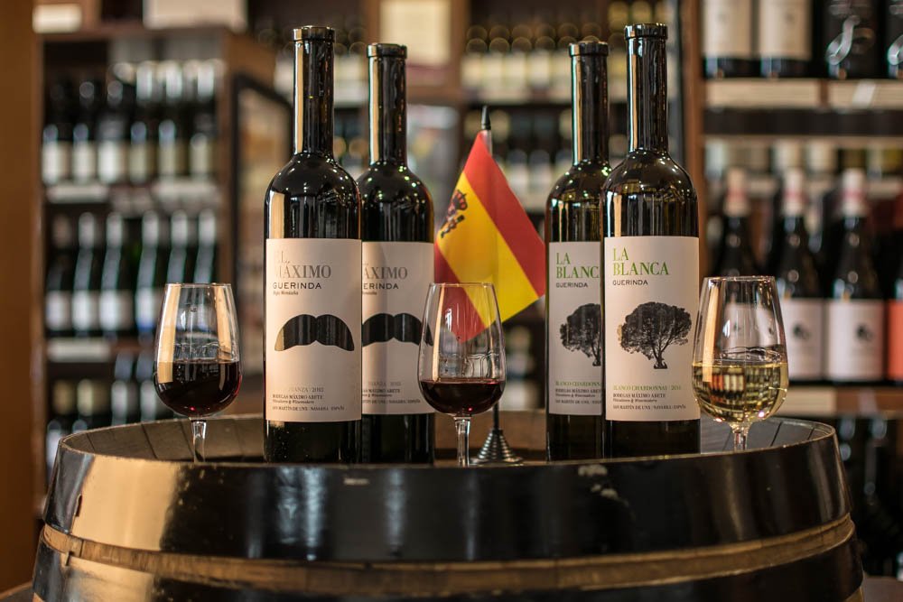 WinesDirect's tweet photo. #NewWeekNewWines from tomorrow, our shops in @ArnottsDublin  and Mullingar will have 2 Wines Direct favourites open to taste: El Maximo Garnacha and La Blanca Chardonnay from @GuerindaWines. Stop by and see what the best hillsides in Navarra can produce! https://t.co/v4H0j9utuC