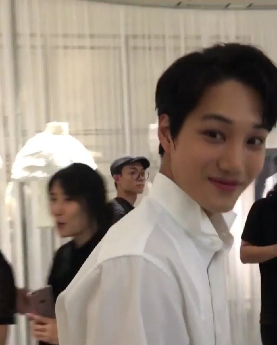 baerind's tweet photo. He’s too hot in white🐻 https://t.co/7WwVjDjTKn