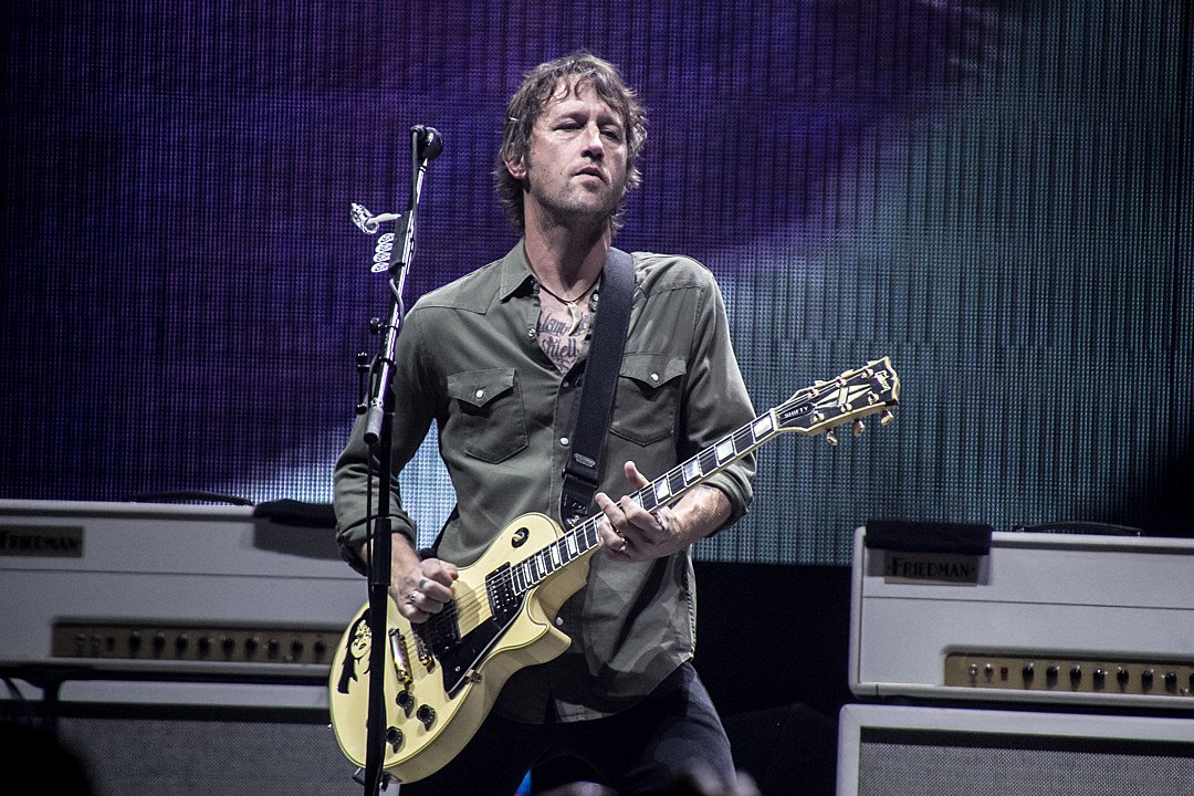 Happy Birthday to guitarist Chris Shiflett today of - Do you have a favorite Foo Fighters song? 