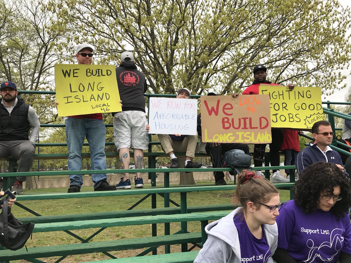 Some signs at the spectator area of the #limarathon