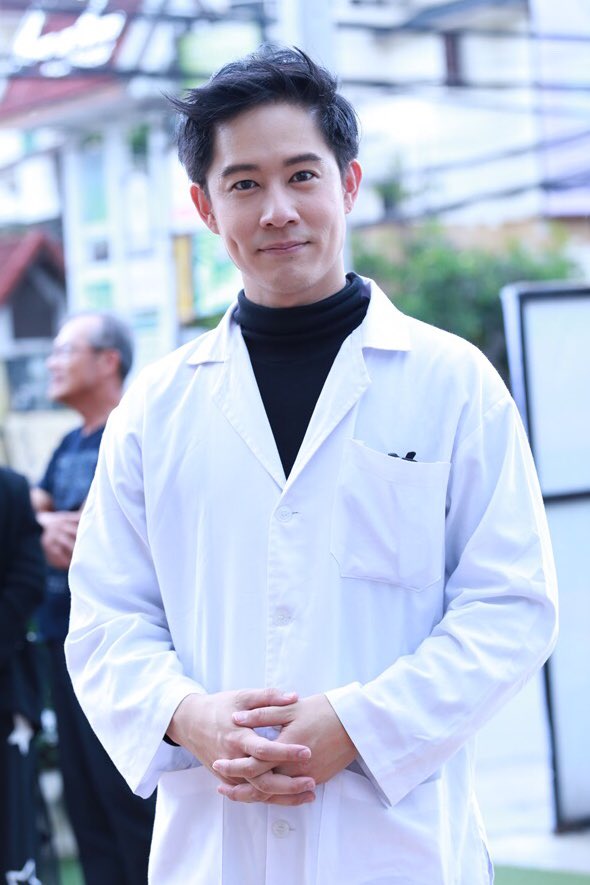 Penut_Ploy's tweet photo. ยินดีด้วยนะ ที่ก้าวมาอีกขั้นกับละครเวที เราชอบนะ นายทำออกมาได้ดีเลยกับครั้งแรก ถึงมันจะเป็นละครเล็กๆ แต่สำหรับเรา เราโอเค เก่งอ่ะ ภูมิใจจังที่มีเมนเก่ง มากความสามารถ รอดูละครเวทีเดอะมิวสิคคัลนะฮะ ✌🏻#akkakarat #Nightmareproject2018
#actlab55 
#team_akarat 
#ต้นกล้าของนายอัครัฐ https://t.co/BItGNF1qce