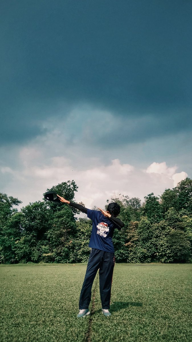 HarizRahim's tweet photo. Boleh recommend saya untuk best ball picker award. lol
#donttryhard
#perundangcup2018
#roadtobeststriker2022 https://t.co/uHKX6pqb5z