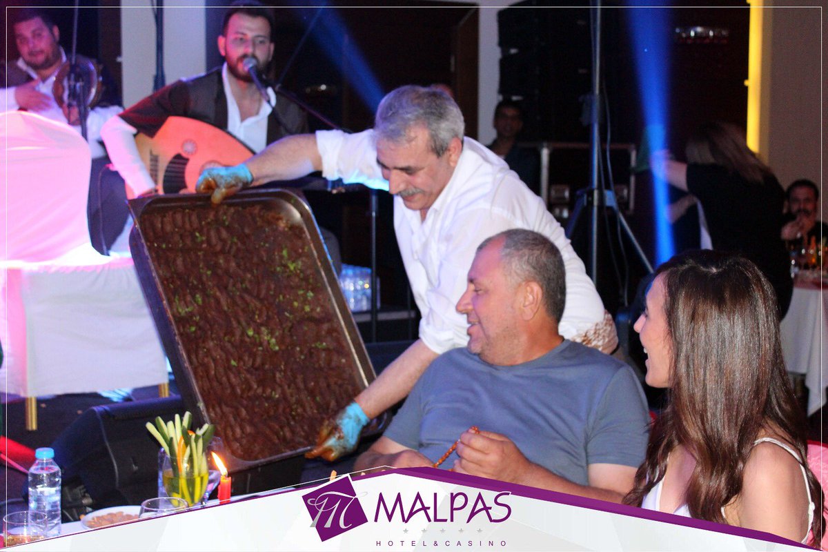 Malpas_Hotel's tweet photo. Zekeriya Ünlü, Malpas Hotel&amp;Casino’da sevenlerine keyifli dakikalar yaşattı 🎙 https://t.co/TL4FdzkHwN