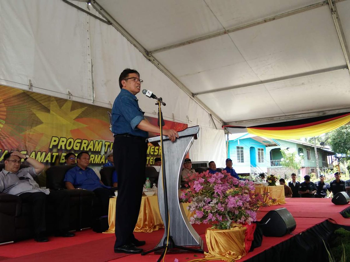 JapenSarawak's tweet photo. Ketua Menteri @AbgJohariOpeng mengumumkan projek dengan nilai keseluruhan RM173 juta untuk kawasan Igan dalam lawatan ke Pasar Lama Igan hari ini #theSarawakDream #GoAbgJoGo #NgundiLok #9mei2018 #sodiakroks https://t.co/xuhGsVvCkD