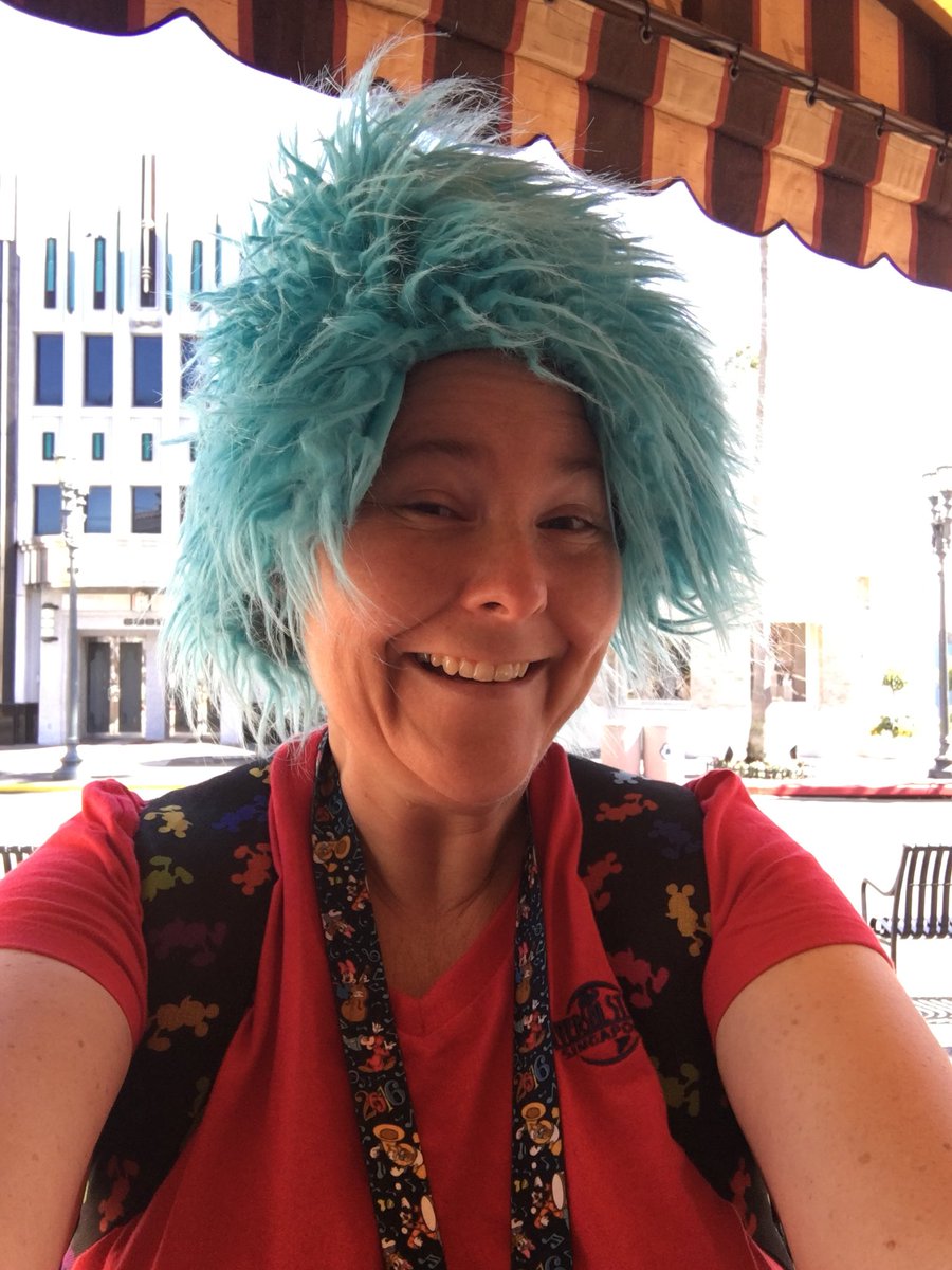 disscot_com's tweet photo. Love trying on daft hats and wigs for in Orlando. The more daft the better. #orlando #florida #wigs #hats #universalstudios #happytimes #daft #lookingfunny #newdoo. #bluehair #vlog #vlogging https://t.co/eDvJw4HaCR