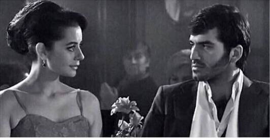 Ve seni, benim hayatıma uğratan kaderin de vardır bi bildiği.