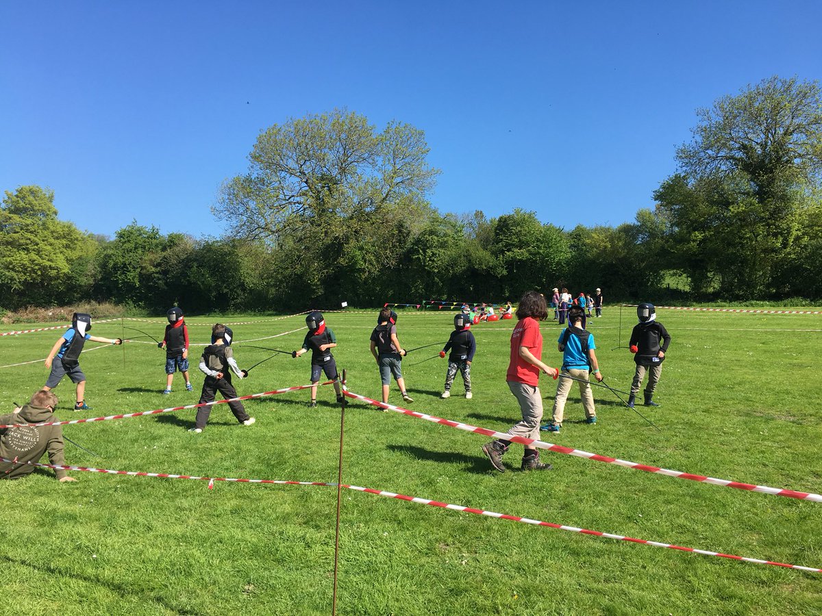 28thBathampton's tweet photo. Cubs are now doing archery and fencing at distict cub camp. @BathScouts #OnceUponACamp https://t.co/soHRYLKHqy